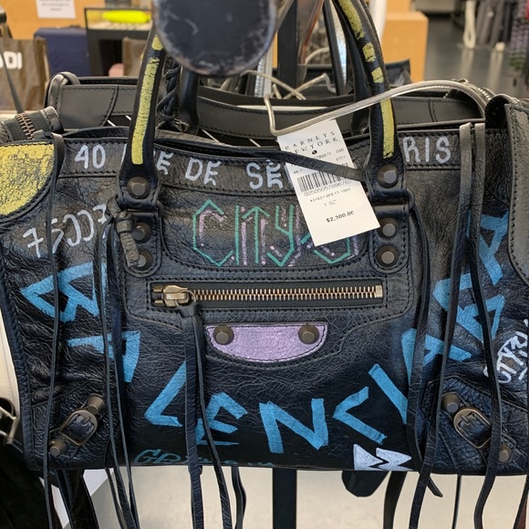 Meet your Posher, A - Picture 6 of 8